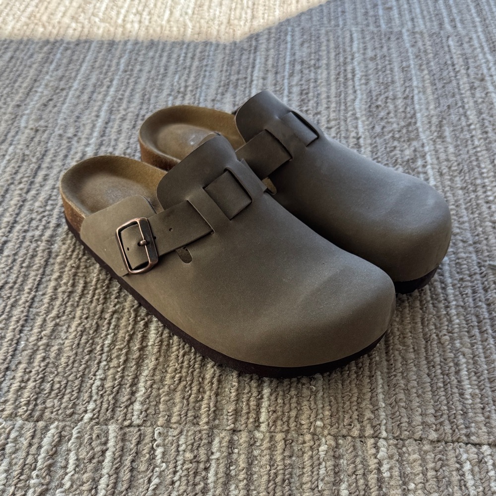 Cushionaire Boston Clog